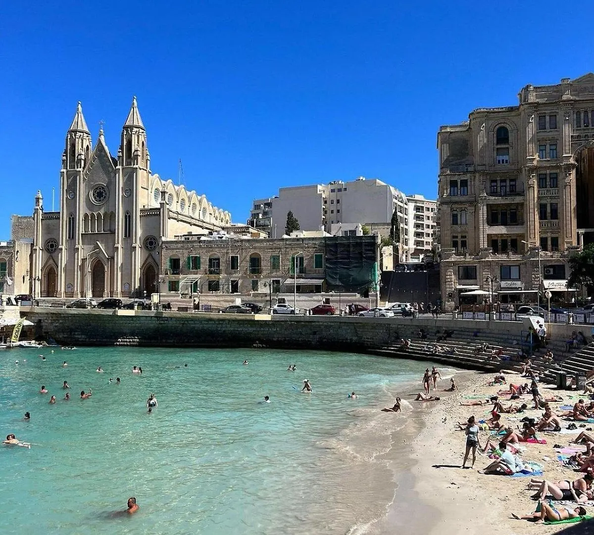 A Due Passi Dal Mare 0*, Sliema Malta